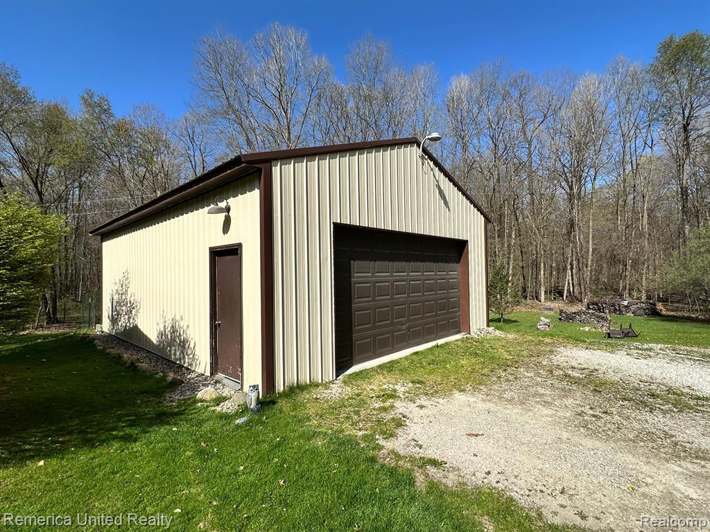 6565 W COON LAKE Road, Howell, MI 48843 — Photo 12