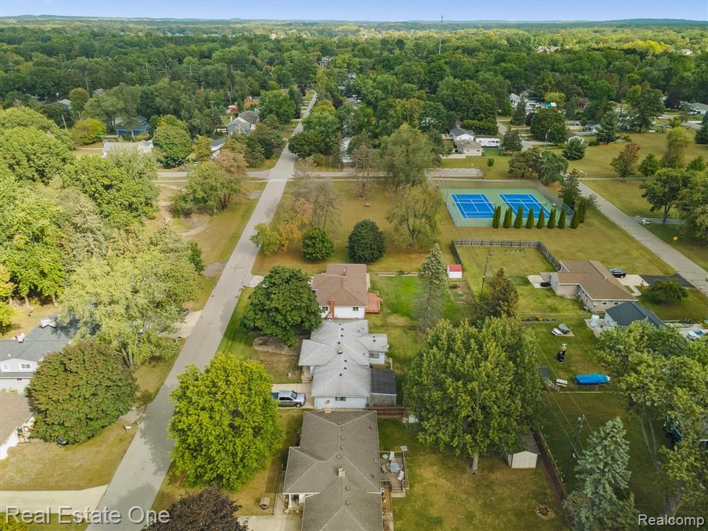 2436 Woodlawn Street, Wolverine Lake, MI 48390 — Photo 48