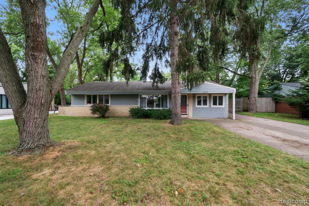 2495 Walce Drive, West Bloomfield, MI 48324