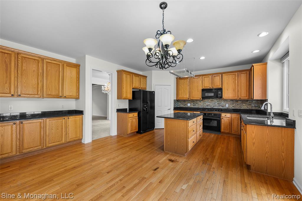 48322 Antique Road, Canton, MI 48187 — Photo 11