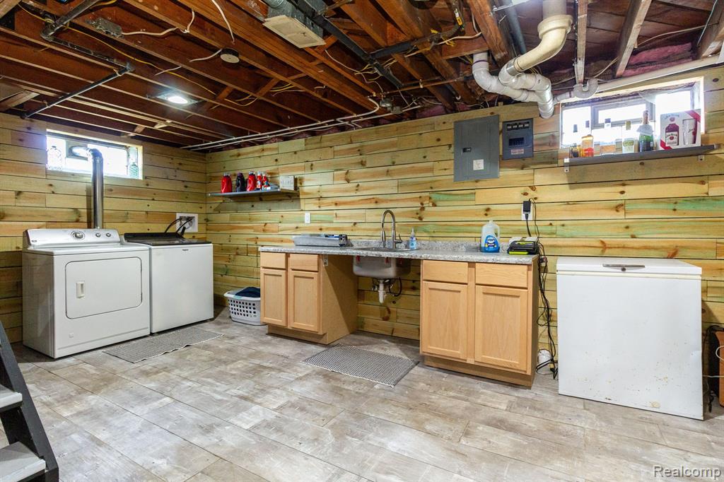 9732 LAURENCE Avenue, Allen Park, MI 48101 — Photo 25