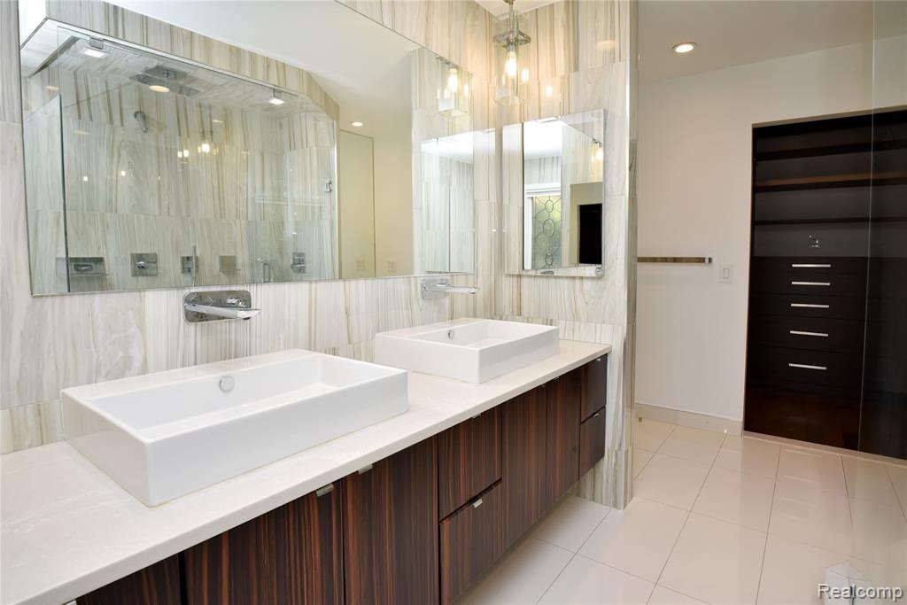 32175 Spruce Lane, Beverly Hills, MI 48025 — Photo 22