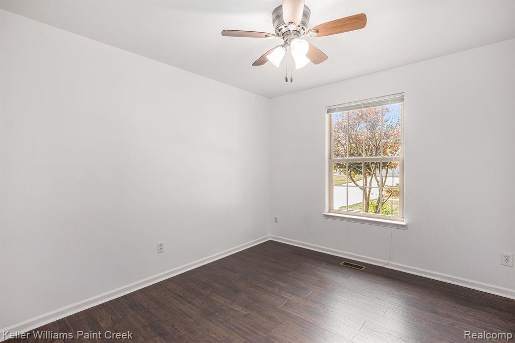 53544 Fox Pointe Drive, New Baltimore, MI 48047 — Photo 17