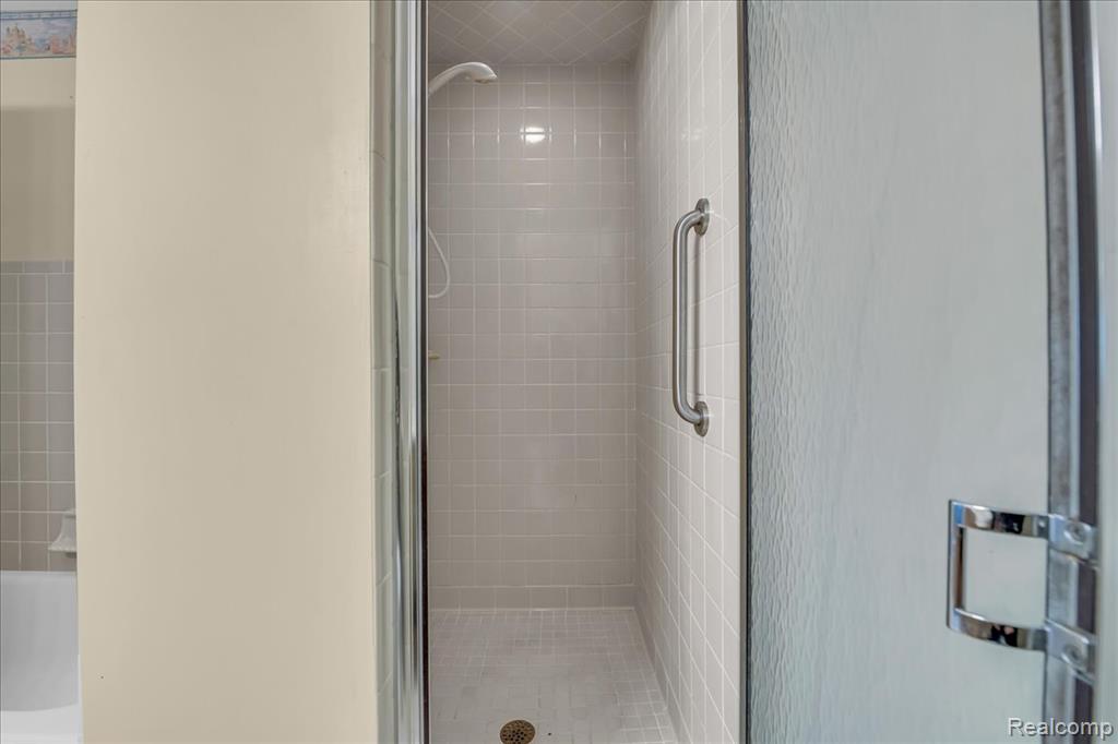824 N Beech Daly Road, Dearborn Heights, MI 48127 — Photo 14