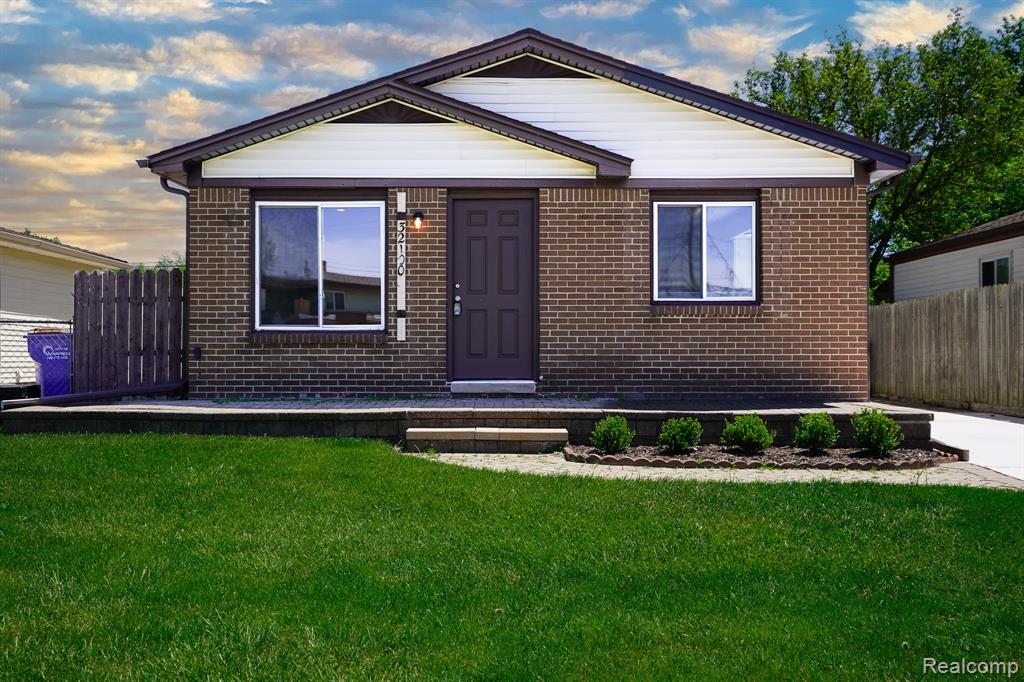 32100 Ruehle Avenue, Warren, MI 48093 — front exterior