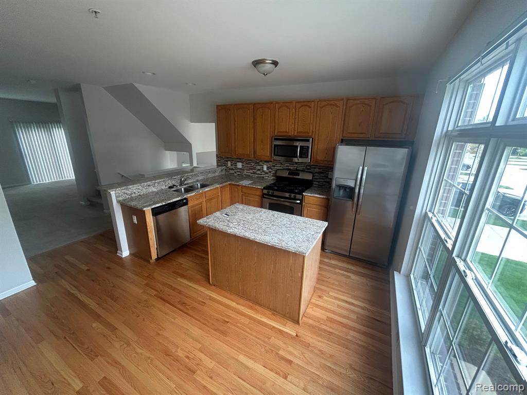 674 CHERRY ORCHARD Road, Canton, MI 48188 — Photo 11