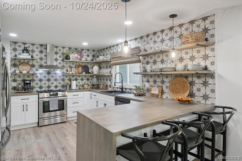 4066 Green Lake Road, West Bloomfield, MI 48324 — Photo 7