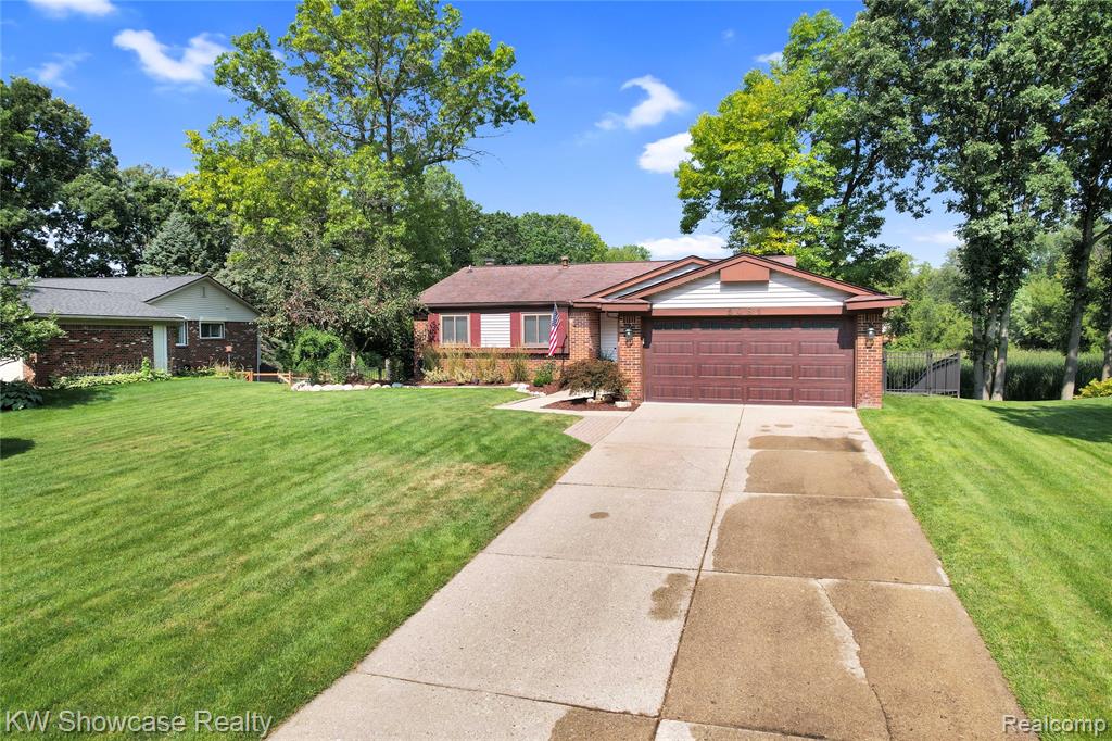 5081 Timber Ridge Trail, Clarkston, MI — Photo 2