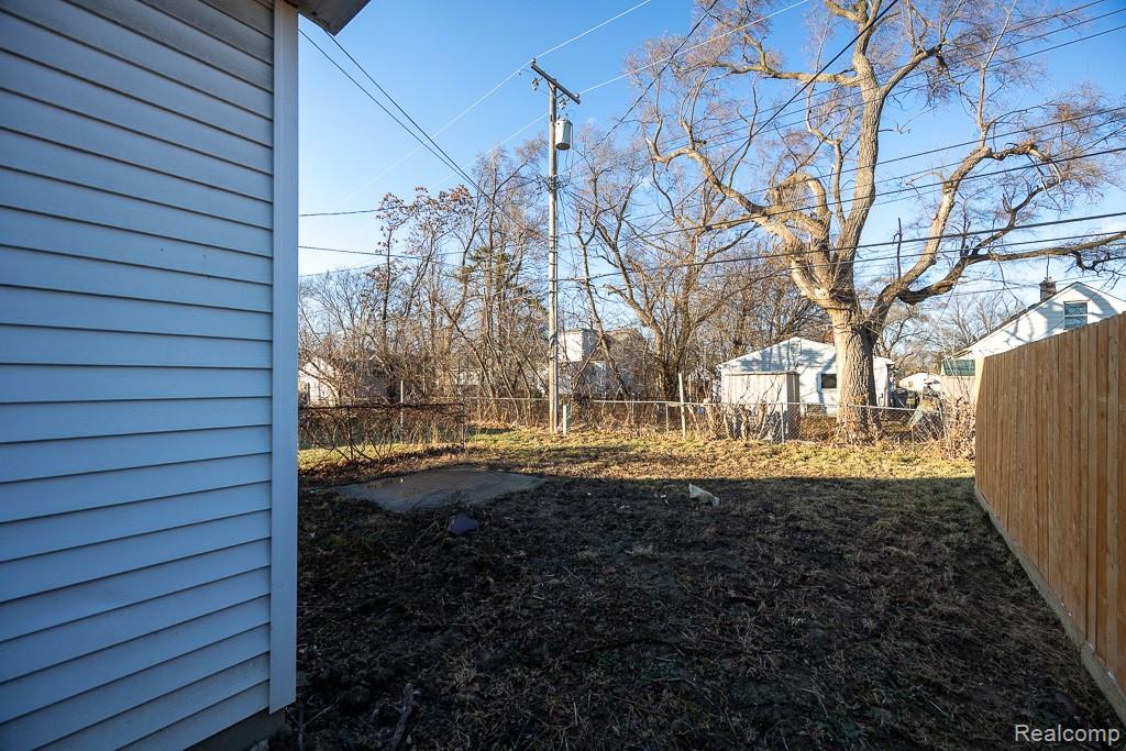 128 W Muir Avenue, Hazel Park, MI 48030 — Photo 42