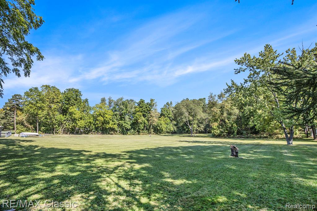 6334 Andersonville Road, Waterford, MI 48329 — Photo 18