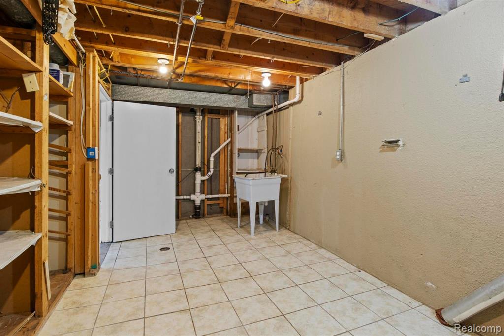 6109 KINLOCH Street, Dearborn Heights, MI 48127 — Photo 32
