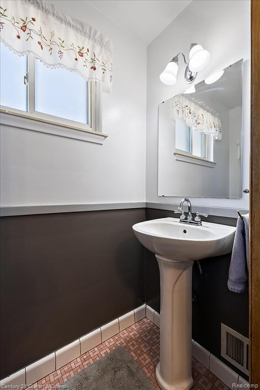 7841 Randy Drive, Westland, MI — Photo 11