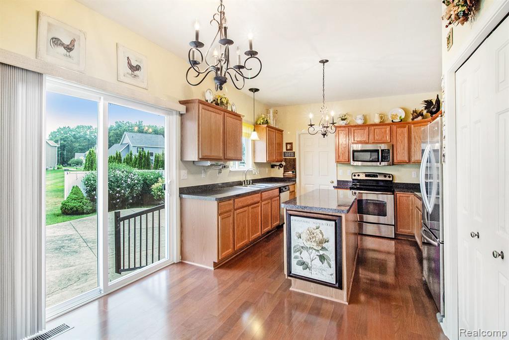 8342 Meadow Creek Drive, Goodrich Vlg, MI — Photo 4