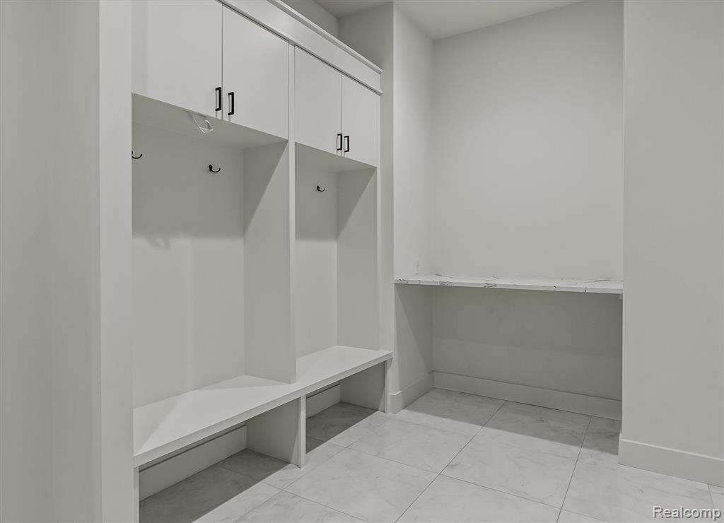 7303 Brookside Village Court, Bloomfield Hills, MI 48301 — Photo 13