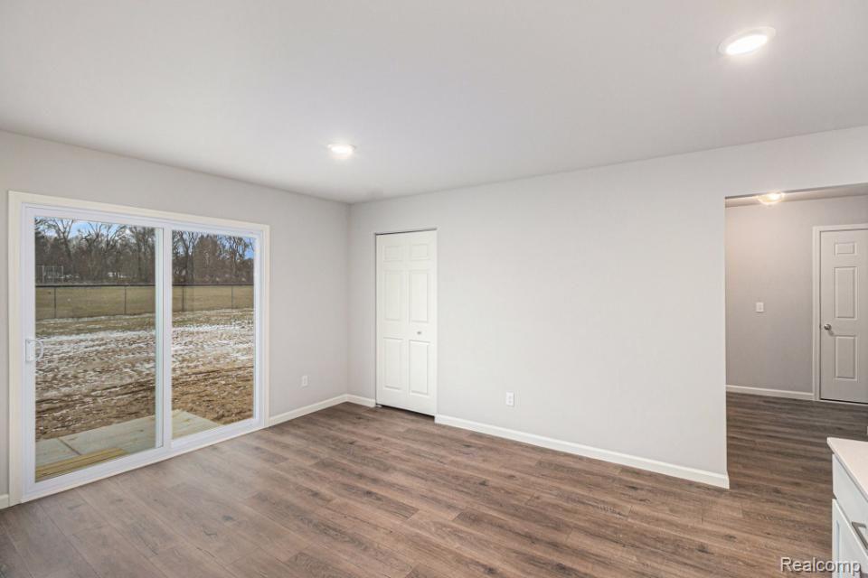 733 LONE OAK Way, Tecumseh, MI 49286 — Photo 10