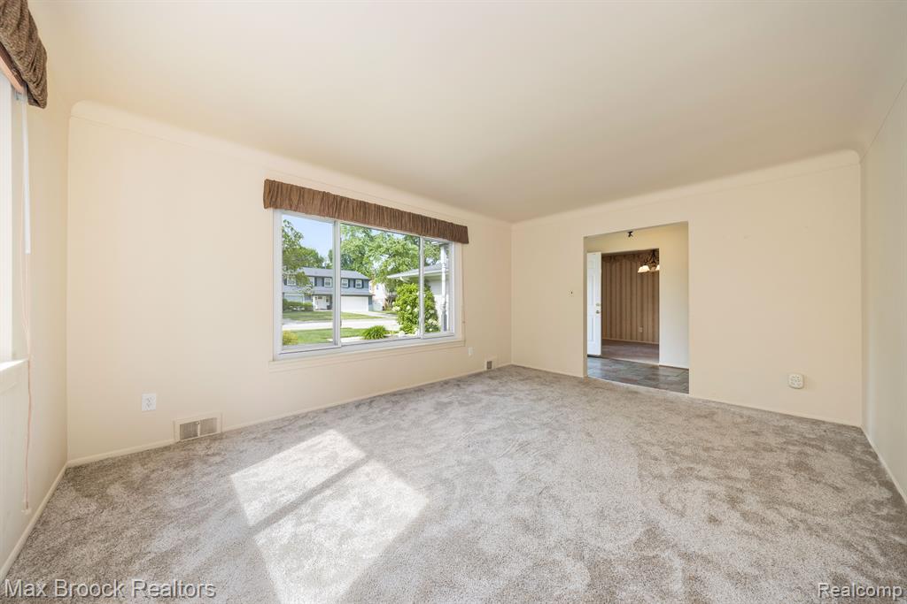 4025 Auburn Drive, Royal Oak, MI 48073 — Photo 6