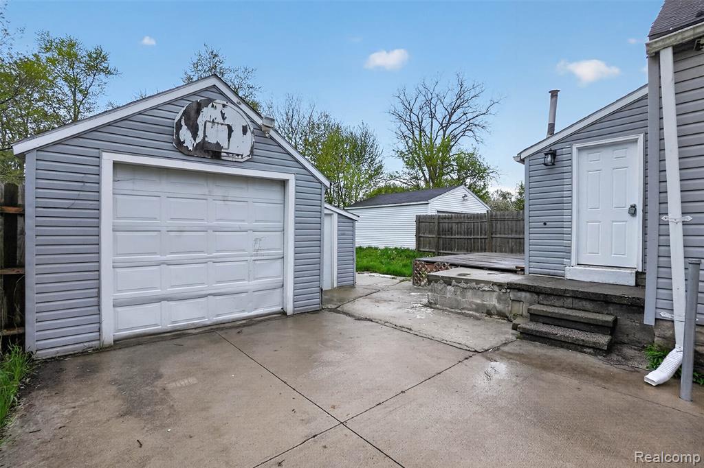 4910 HUGHES Road, Lansing, MI 48910 — Photo 26