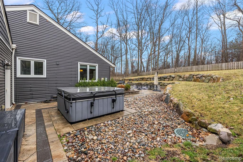 555 Kendry, Bloomfield Hills, MI 48302 — Photo 45
