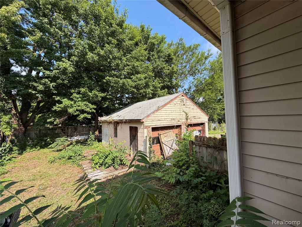 808 Division Street, Owosso, MI 48867 — Photo 3