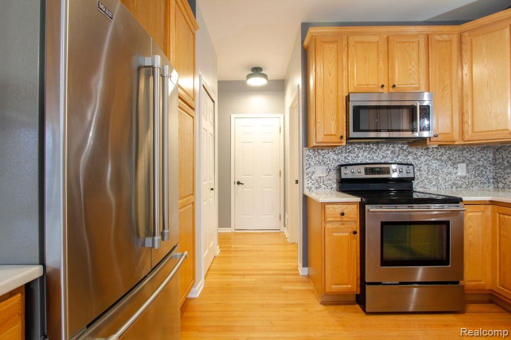 42985 RIVER BEND Drive, Plymouth, MI 48170 — Photo 21