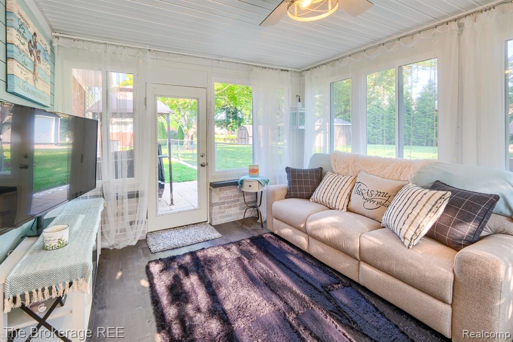 9404 E Lippincott Boulevard, Davison, MI 48423 — Photo 17