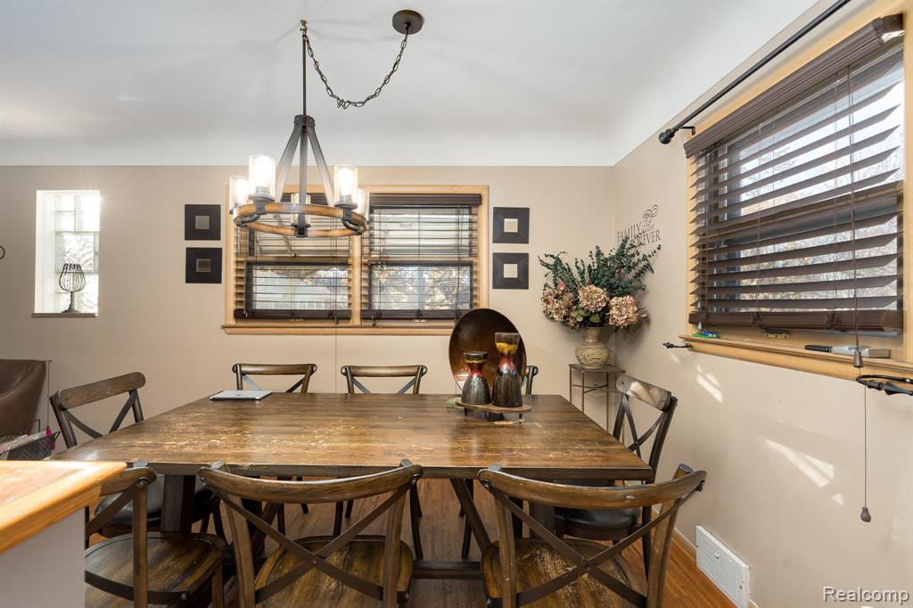 392 Cambridge Drive, Mount Clemens, MI 48043 — Photo 25