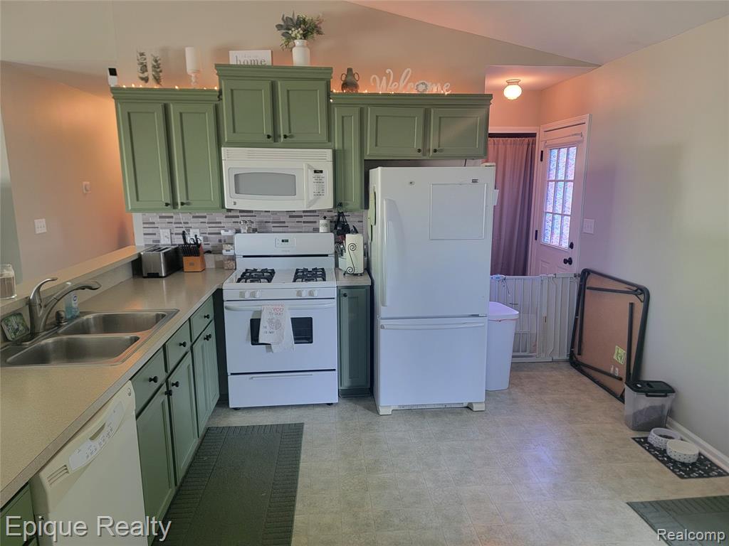 753 Applegate Drive, Marysville, MI 48040 — Photo 6