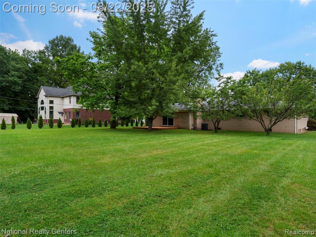 6525 Norton Drive, Troy, MI 48085 — Photo 32