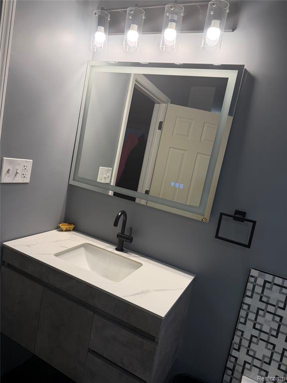 20088 Woodland Street, Harper Woods, MI 48225 — Photo 12