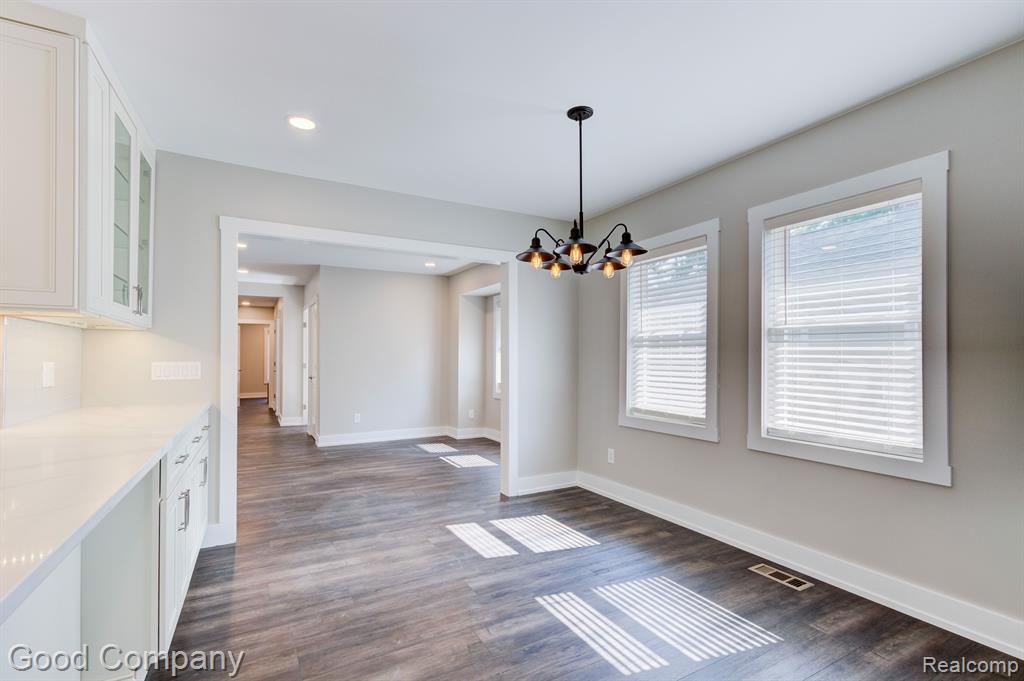 530 W HAZELHURST Street, Ferndale, MI 48220 — Photo 15