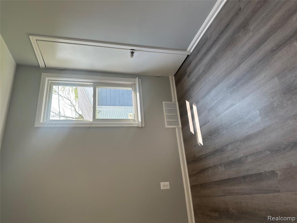 4803 Mildred Street, Wayne, MI 48184 — Photo 17