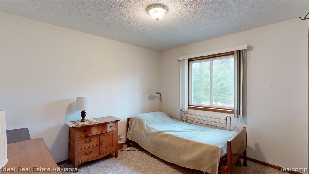 7215 TUSCARORA Circle, Indian River, MI 49749 — Photo 37