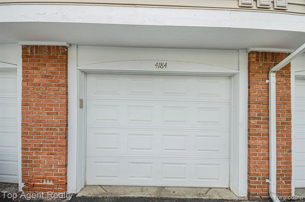 4184 Berkshire Drive, Sterling Heights, MI 48314 — Photo 18