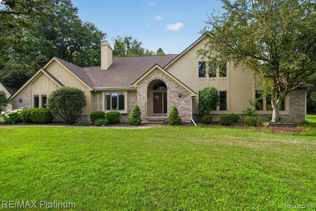 12273 Pinebrook Lane, South Lyon, MI 48178 — Photo 2