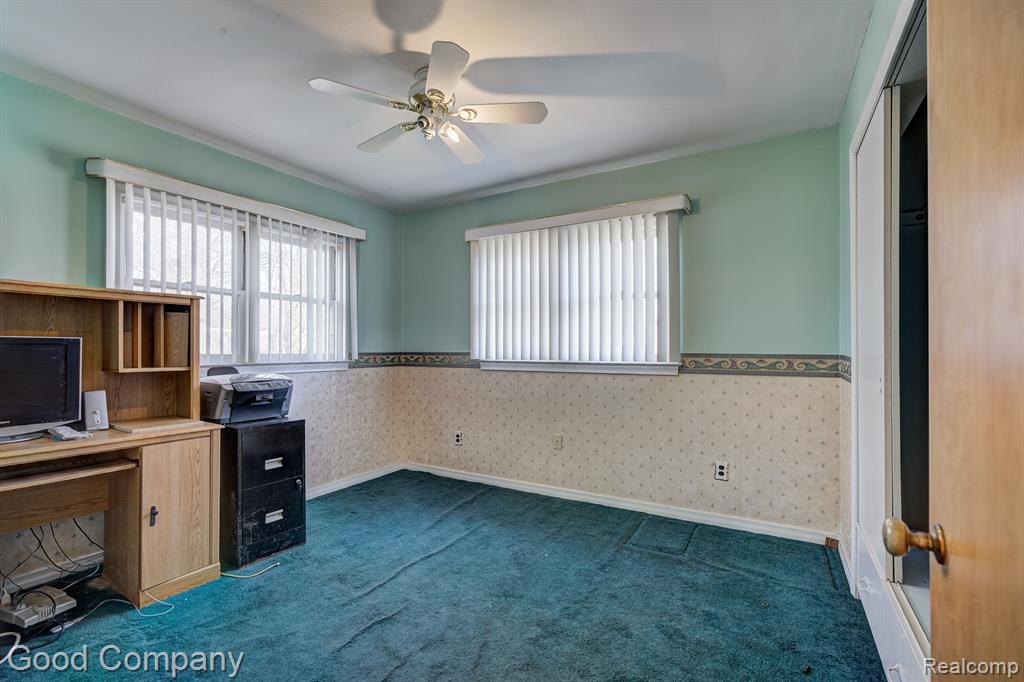 438 W MOREHOUSE Avenue, Hazel Park, MI 48030 — Photo 20