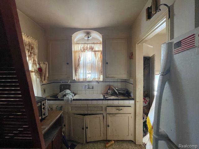 9961 RUTLAND Street, Detroit, MI 48227 — Photo 8
