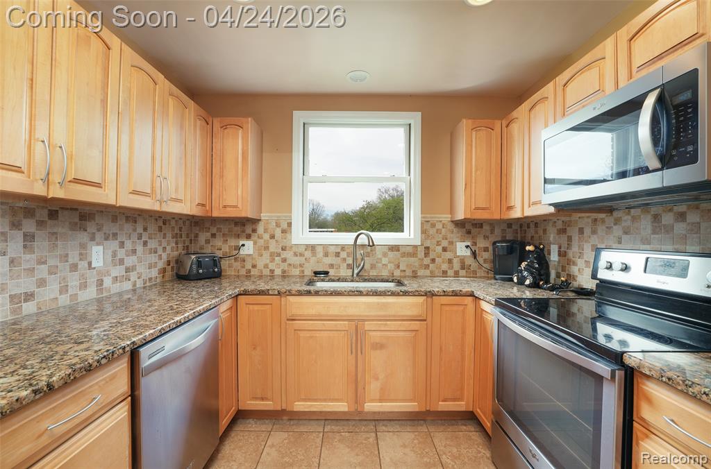 19150 Rainbow Drive, Lathrup Village, MI 48076 — Photo 13