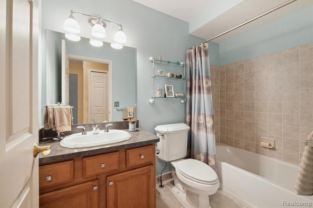 40627 LENOX PARK Drive, Novi, MI 48377 — Photo 15