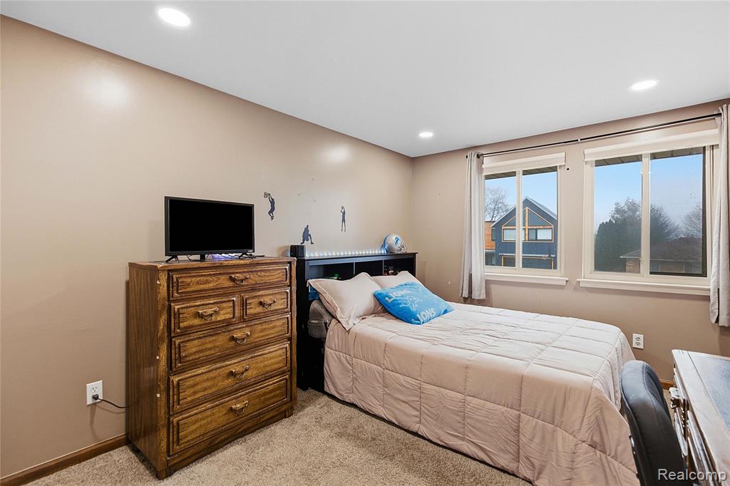 41383 Justin Drive, Clinton Twp, MI 48038 — Photo 17
