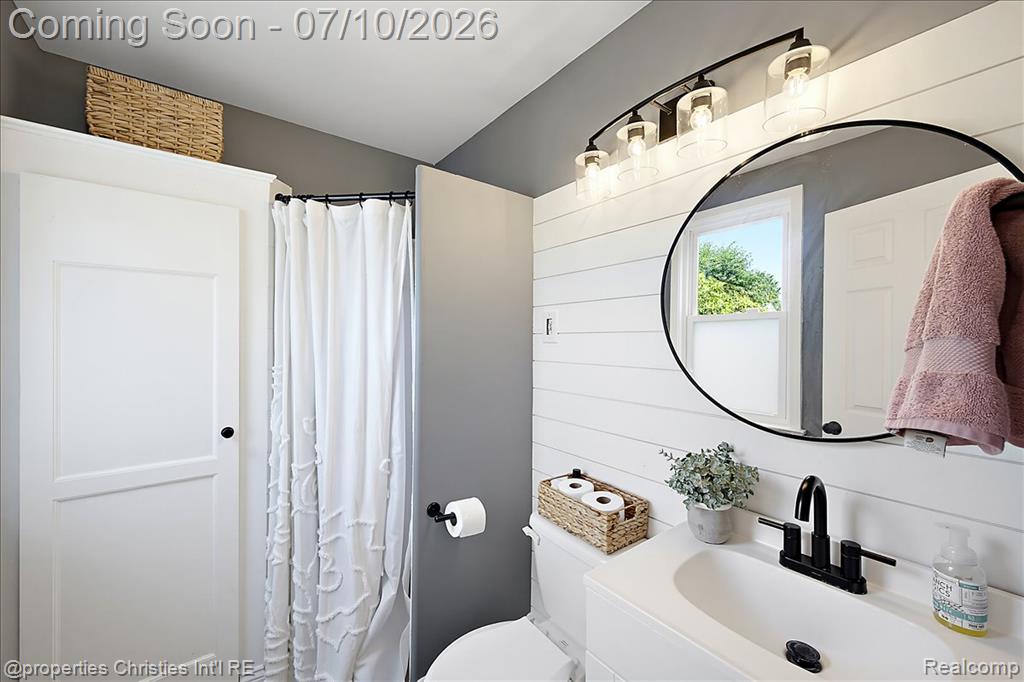 60629 Town Square Street, New Hudson, MI 48165 — Photo 18