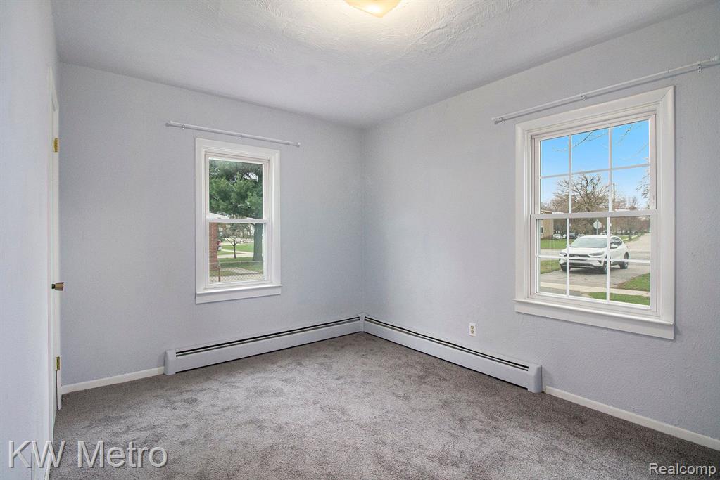 4644 ROCHESTER Road, Royal Oak, MI 48073 — Photo 11