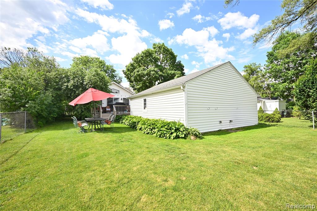 618 W Houstonia Avenue, Royal Oak, MI 48073 — Photo 35