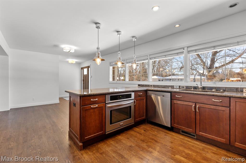 565 WESTBOURNE Drive, Bloomfield Hills, MI 48301 — Photo 6