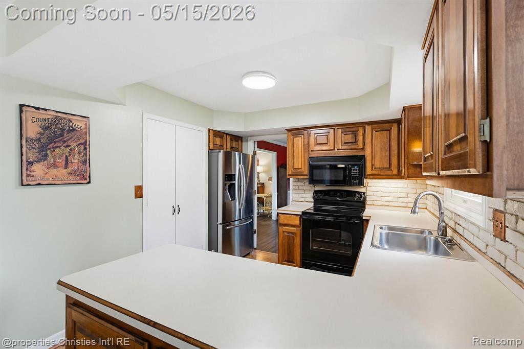 8648 Tamarack Drive, Shelby Twp, MI 48317 — Photo 13