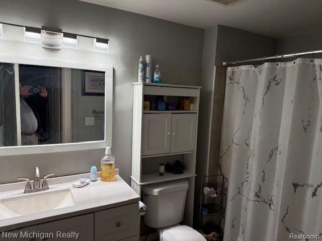 15332 Renshaw Drive, 115, Clinton Twp, MI 48038 — Photo 8