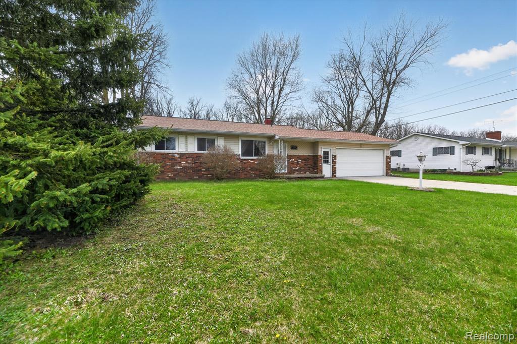 5300 Arnold Drive, Burton, MI 48509 — Photo 2