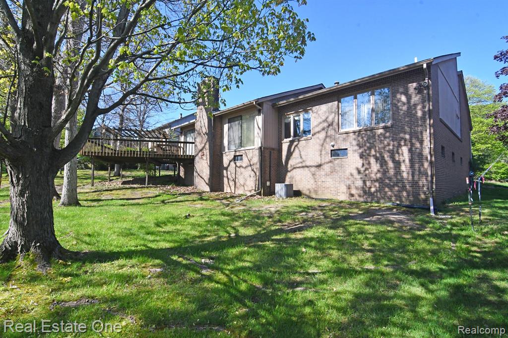 20080 Longridge Court, Northville, MI 48167 — Photo 10