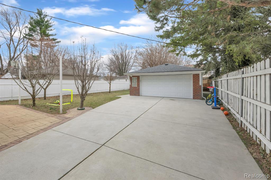 6651 NORBORNE Avenue, Dearborn Heights, MI 48127 — Photo 8