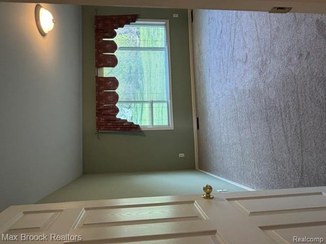 6166 Lochmore Drive, Commerce Twp, MI 48382 — Photo 16