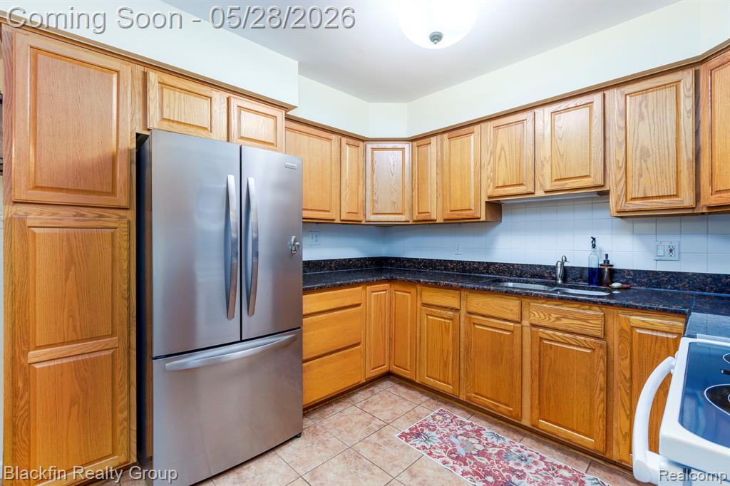 430 N Batchewana Street, Clawson, MI — Photo 15